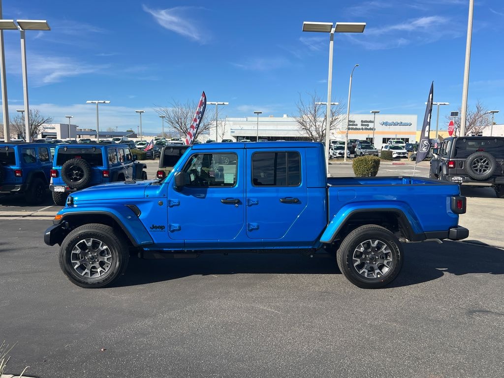 New 2026 Jeep Gladiator SAHARA 4X4 Pickup
