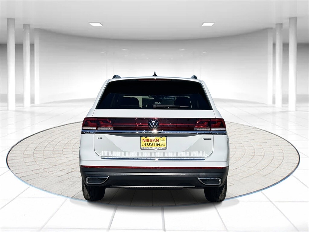 2025 Volkswagen Atlas SE photo 3