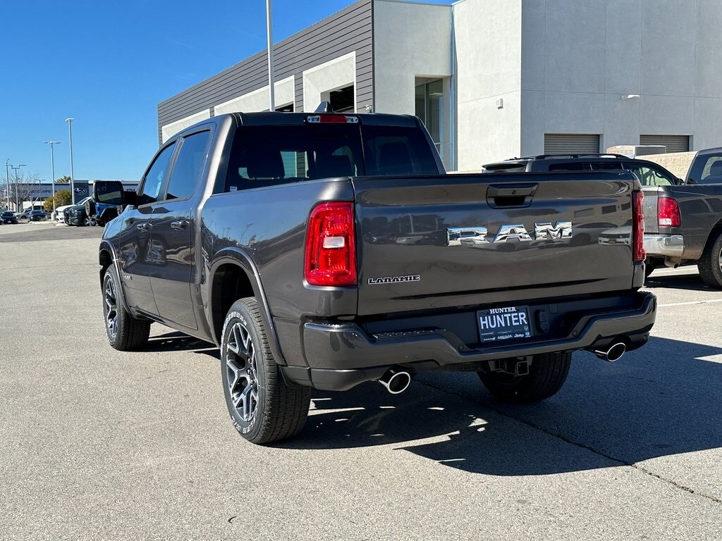 New 2026 Ram 1500 LARAMIE CREW CAB 4X2 5'7 BOX Pickup