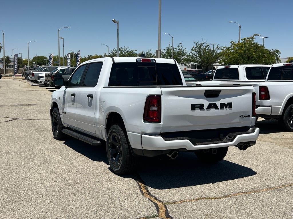 New 2026 Ram 1500 EXPRESS CREW CAB 4X4 5'7 BOX Pickup