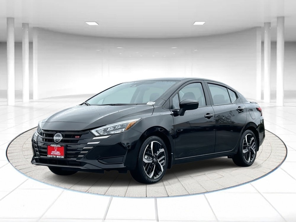 2025 Nissan Versa Sedan SR's photo