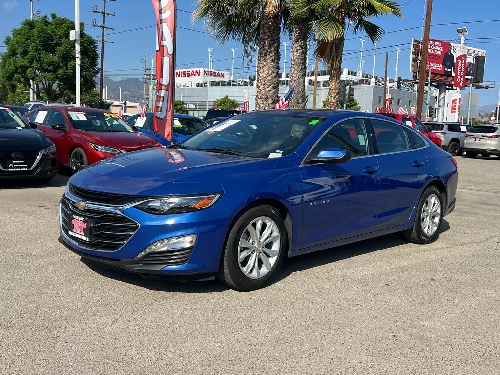 2023 Chevrolet Malibu 1LT photo 2