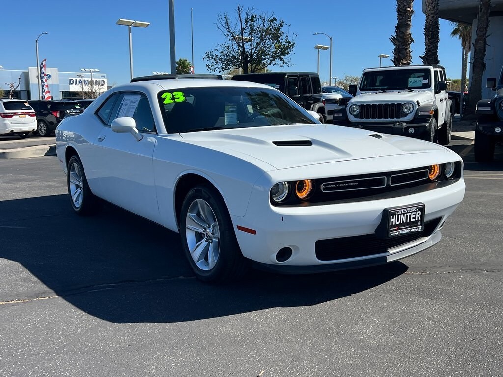 2023 Dodge Challenger SXT photo 4
