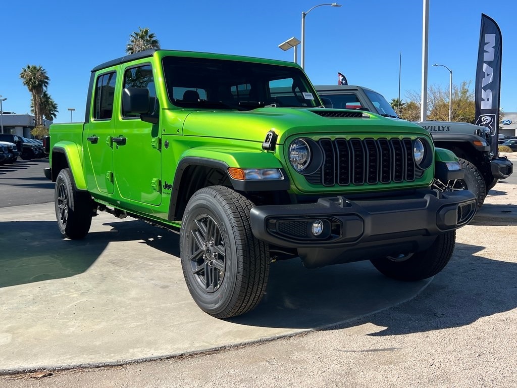 New 2025 Jeep Gladiator SPORT S 4X4 Pickup