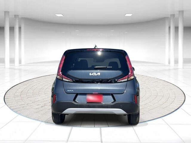 2023 Kia Soul LX photo 3
