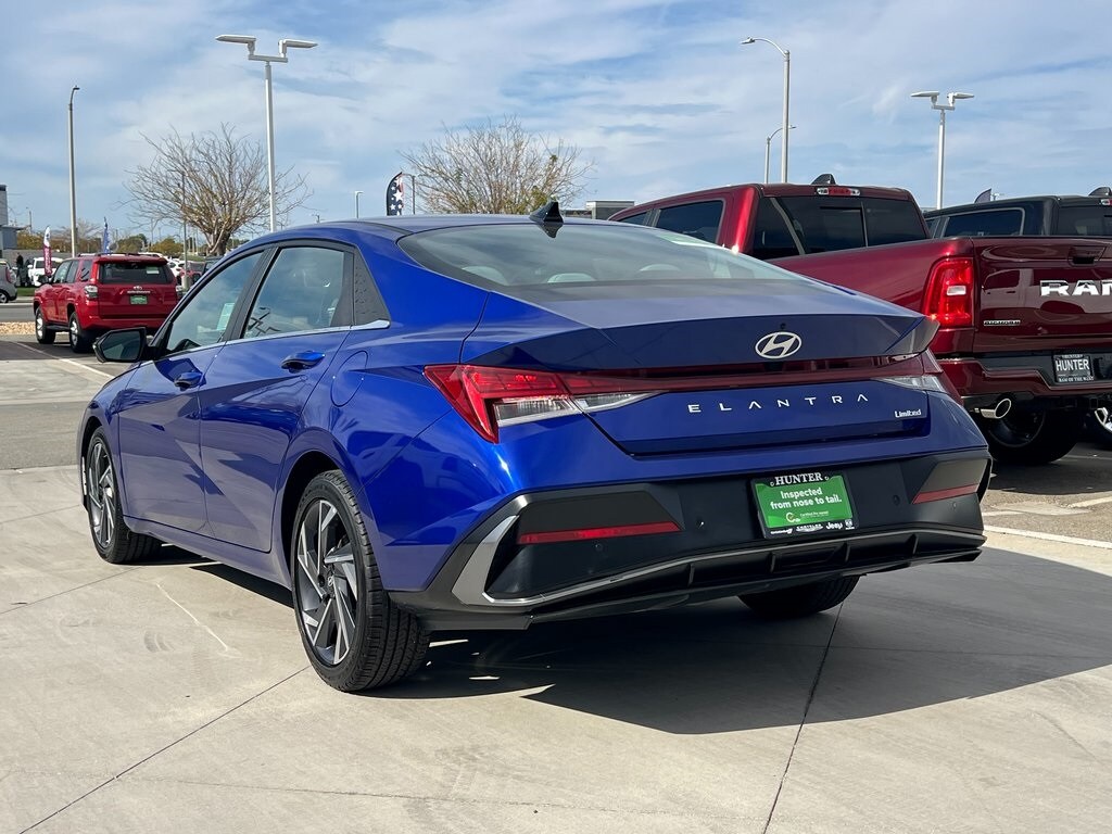 2024 Hyundai Elantra Limited photo 4