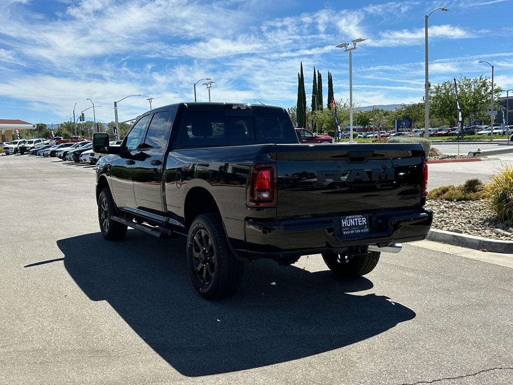 New 2026 Ram 2500 BLACK EXPRESS CREW CAB 4X4 6'4 BOX Pickup