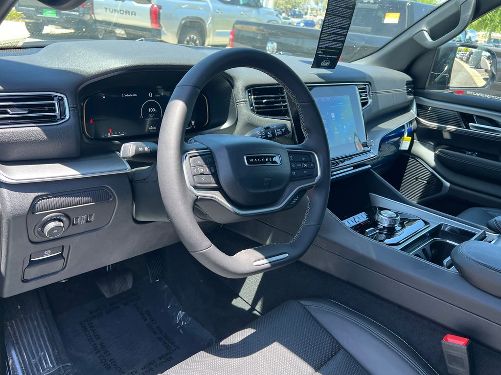 2025 Jeep Wagoneer L Series II - Photo 19