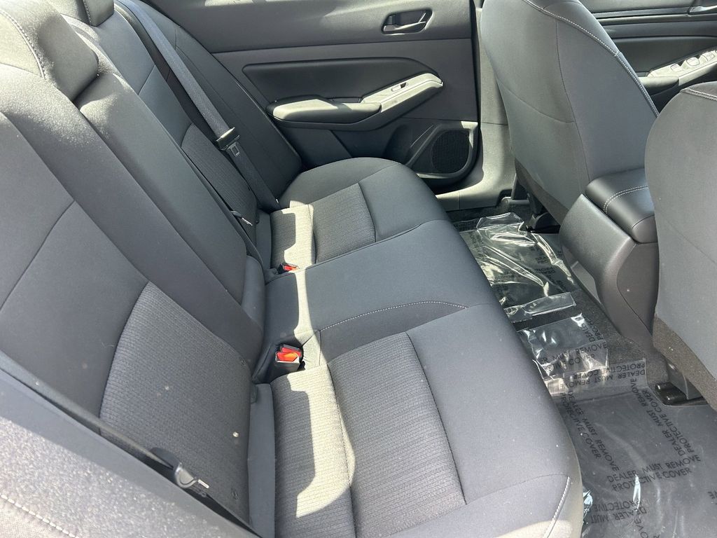 2025 Nissan Altima S - Photo 13