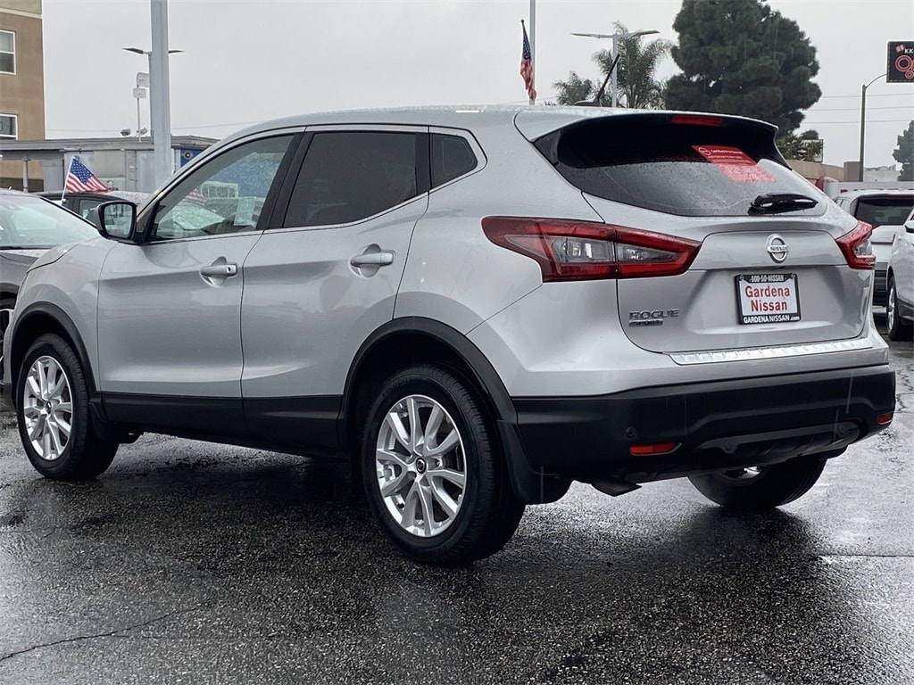 2020 Nissan Rogue Sport S's photo