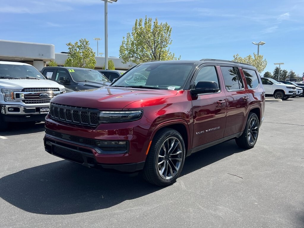 2025 Jeep Grand Wagoneer II photo 2