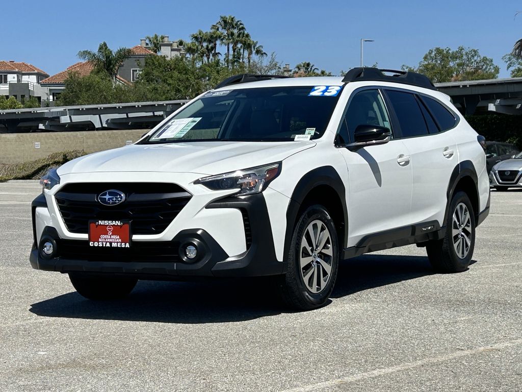 2023 Subaru Outback Premium's photo
