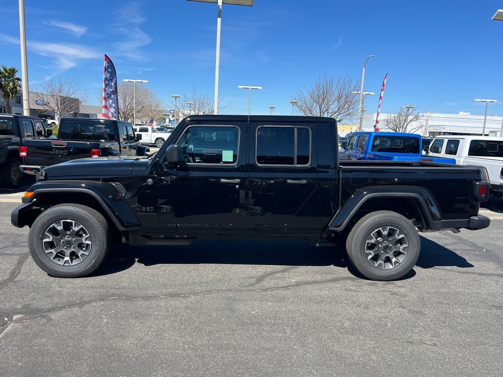 New 2026 Jeep Gladiator SAHARA 4X4 Pickup