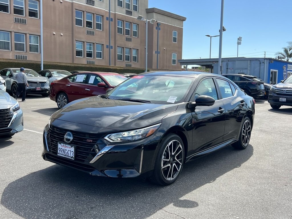 2025 Nissan Sentra SR photo 2