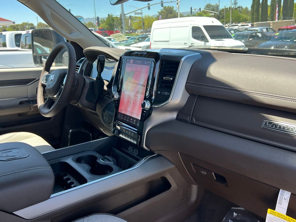 2025 RAM 2500 Laramie - Photo 11