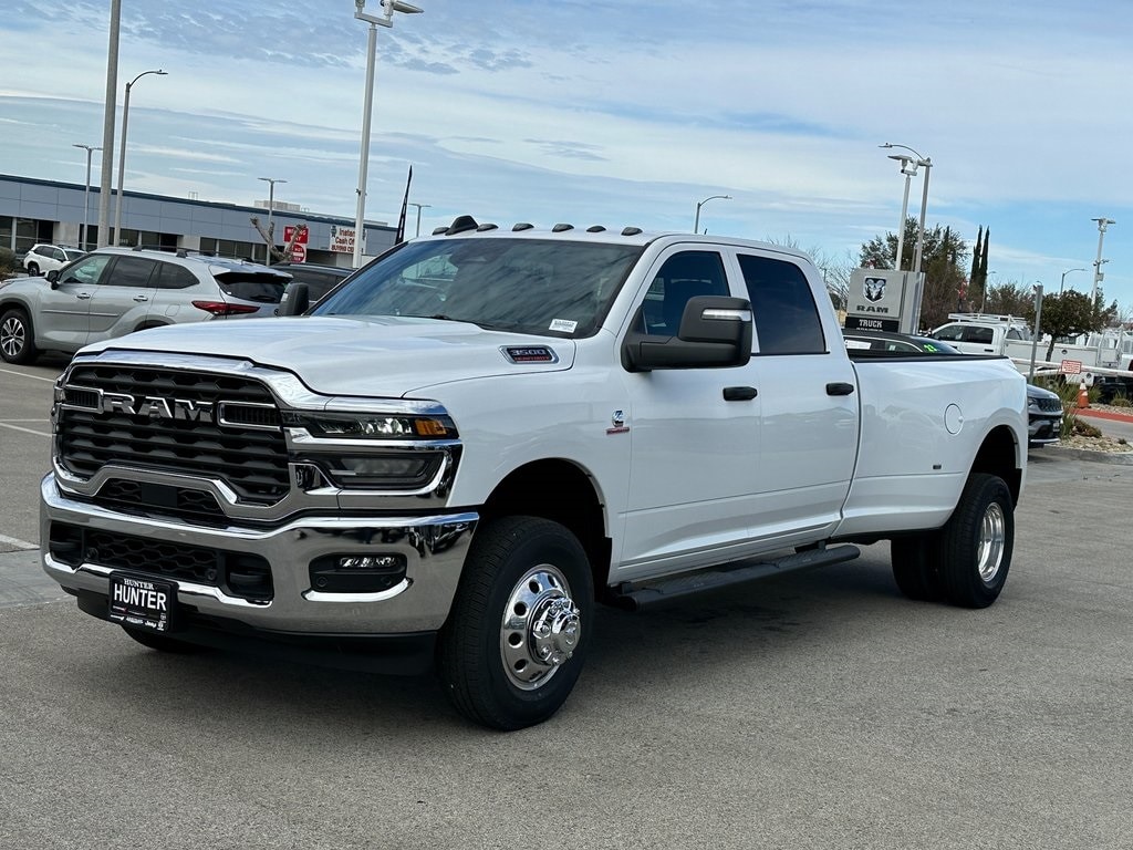 New 2026 Ram 3500 TRADESMAN CREW CAB 4X4 8' BOX Pickup
