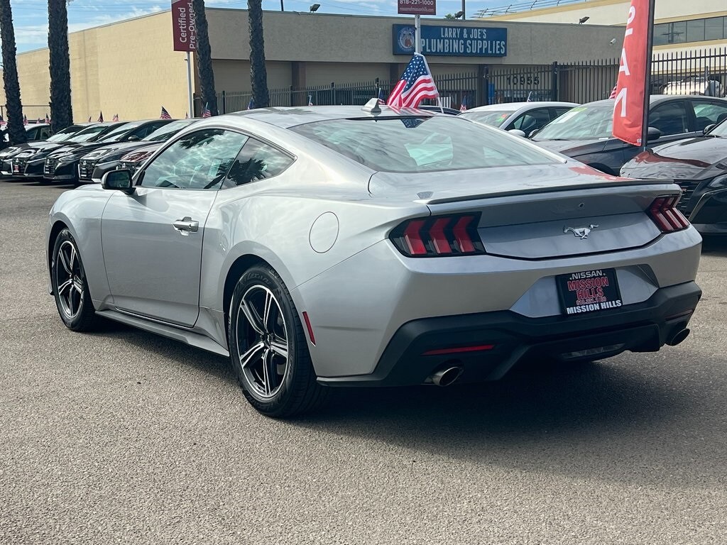 2024 Ford Mustang EcoBoost Premium photo 4