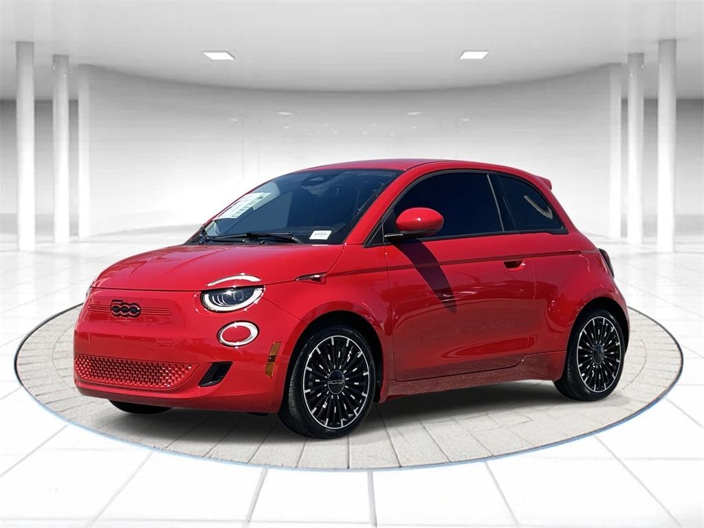 2024 FIAT 500e Base