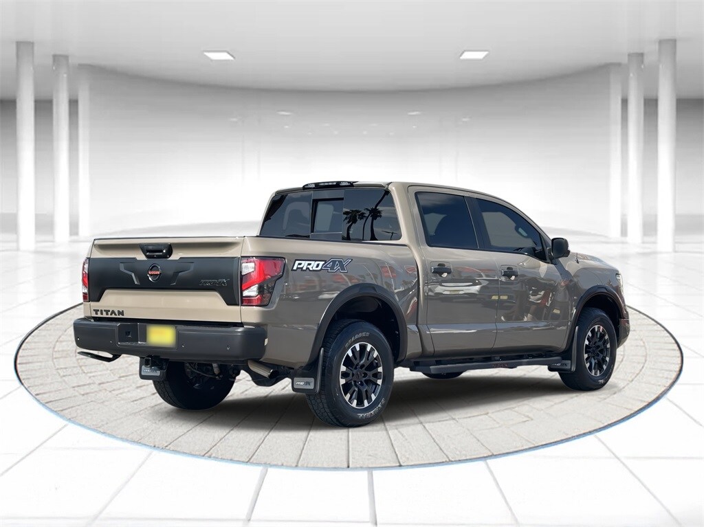 2021 Nissan Titan PRO-4X photo 2