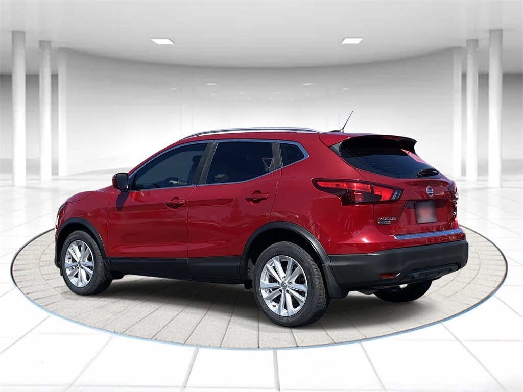 2018 Nissan Rogue Sport SV photo 2