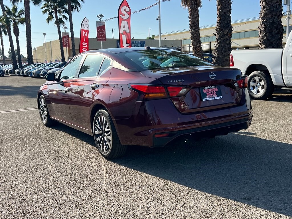 2023 Nissan Altima 2.5 SV photo 2