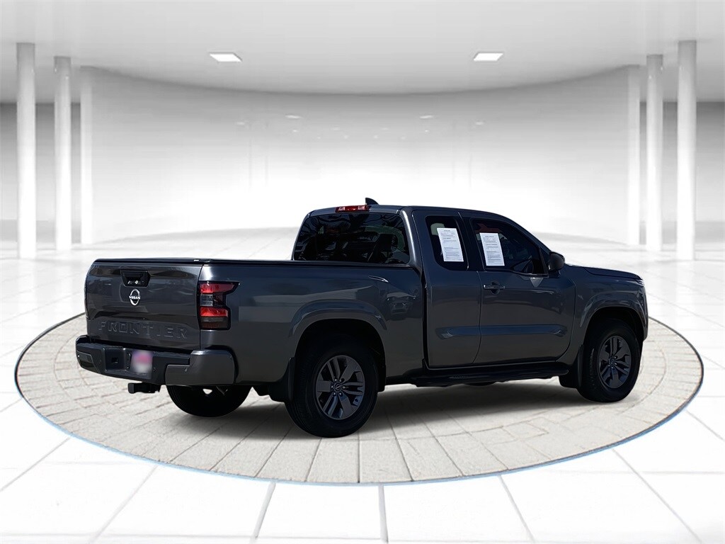 2025 Nissan Frontier SV photo 3
