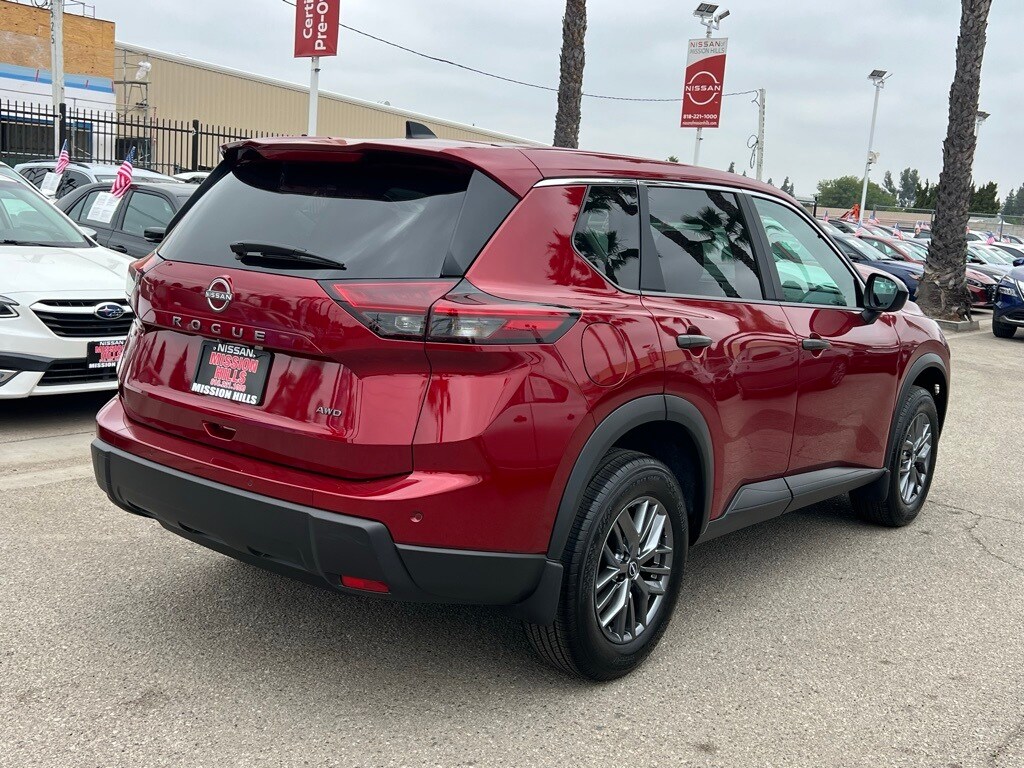 2025 Nissan Rogue S photo 4