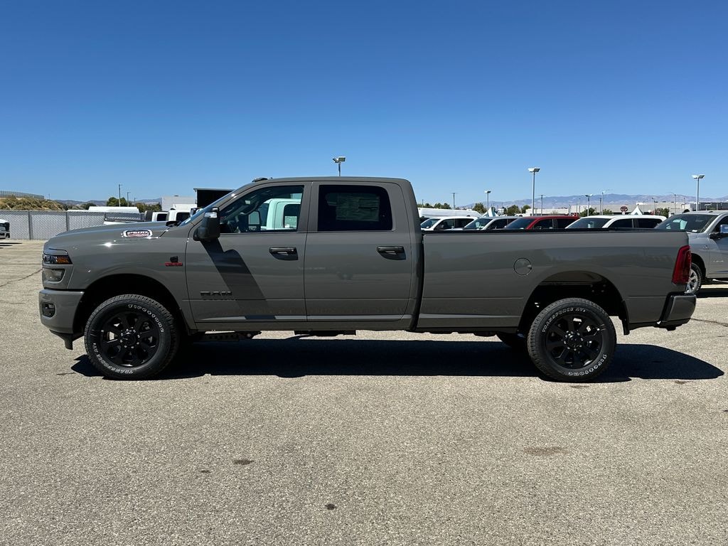 New 2026 Ram 2500 BIG HORN CREW CAB 4X4 8' BOX Pickup