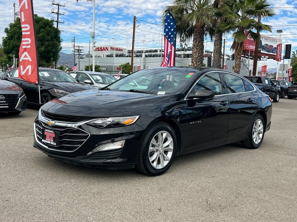 2024 Chevrolet Malibu 1LT photo 2