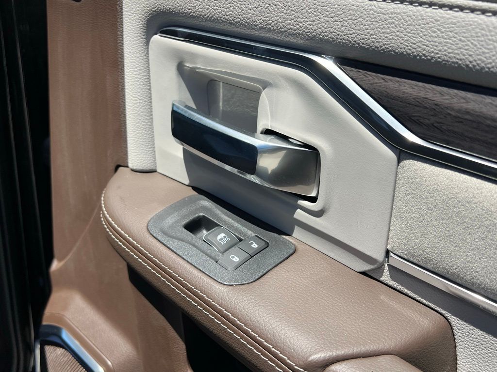2025 RAM 2500 Laramie - Photo 13