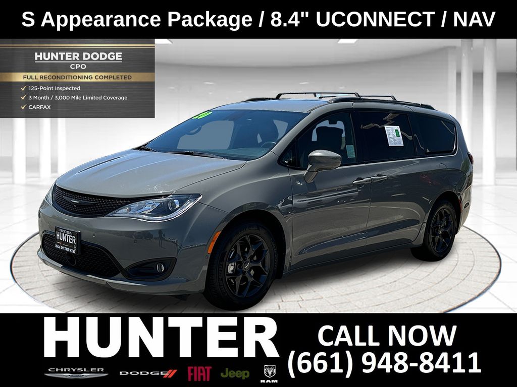 2020 Chrysler Pacifica Touring L's photo