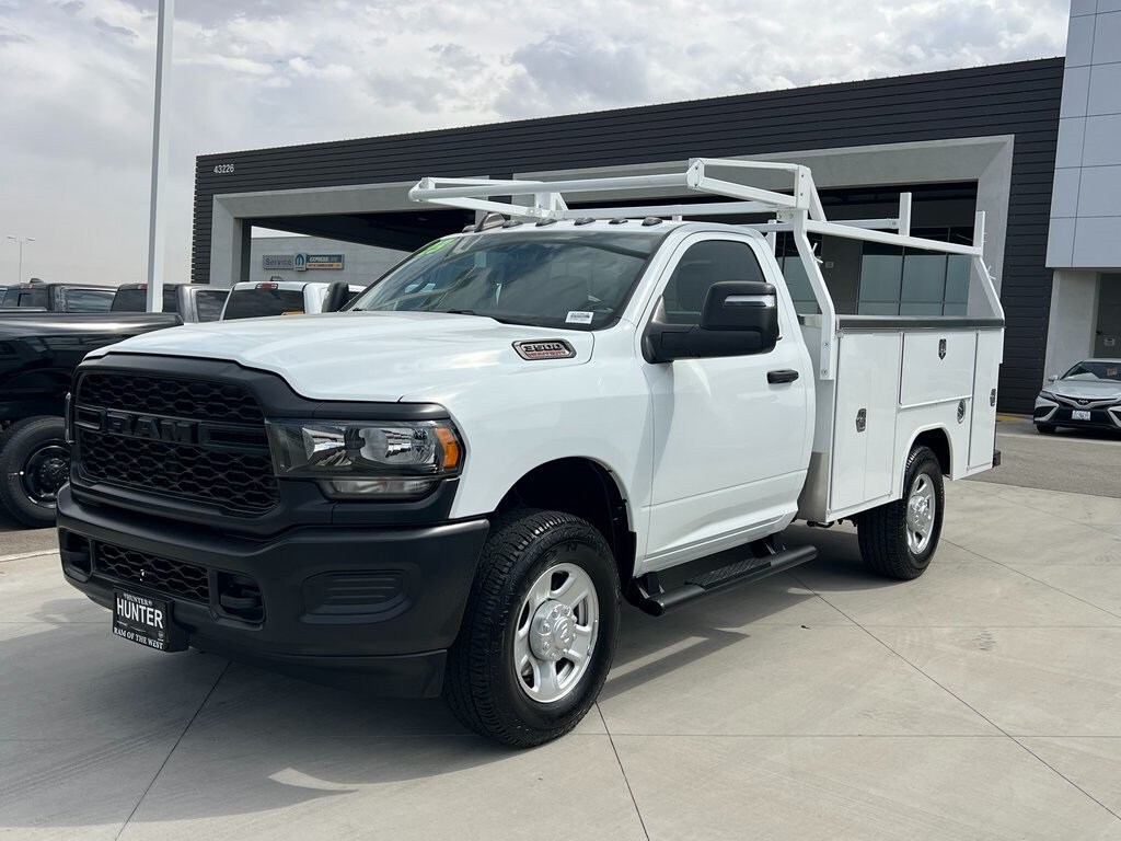 2023 Ram 3500 Tradesman photo 2