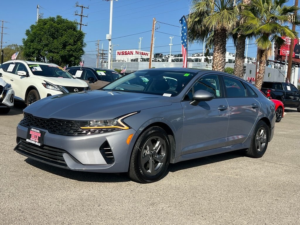 2023 Kia K5 LXS photo 2