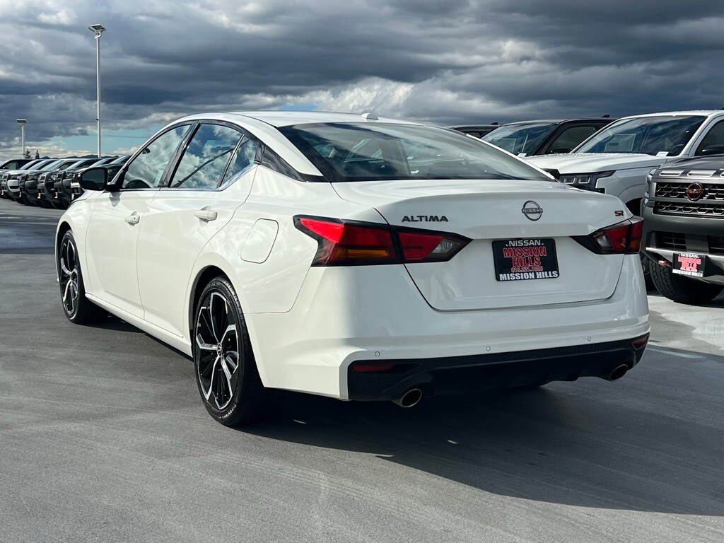 2024 Nissan Altima 2.5 SR photo 4