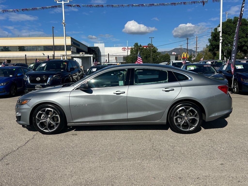 2024 Chevrolet Malibu 1500 RST photo 3