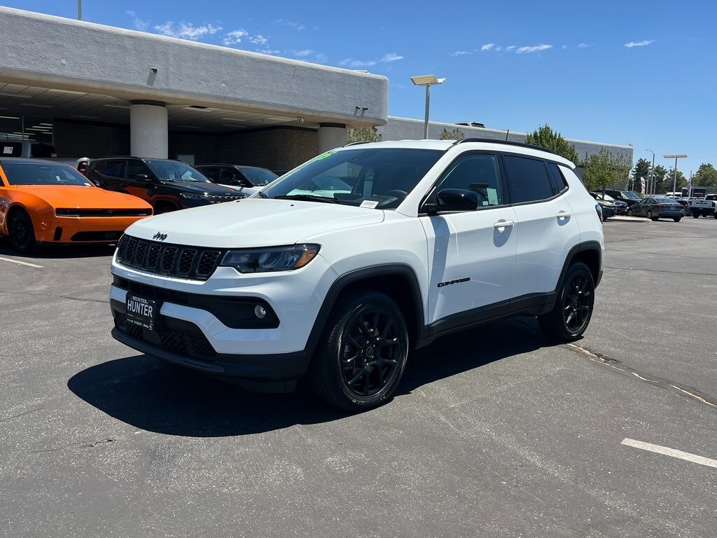 2025 Jeep Compass Latitude photo 2