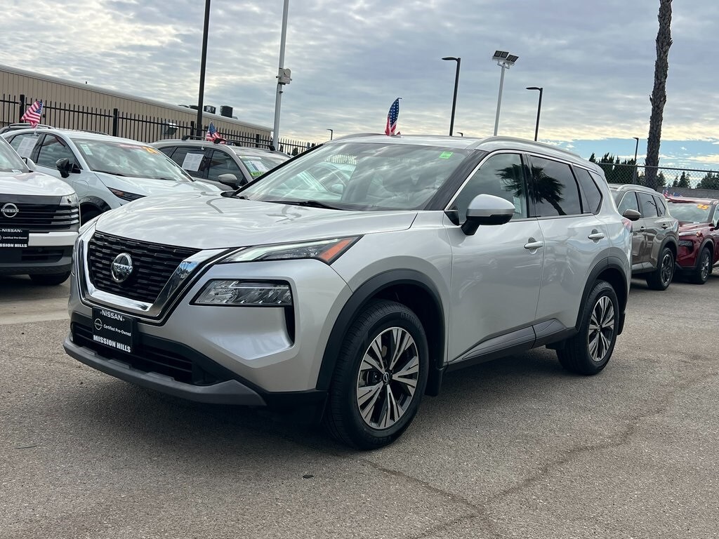 2021 Nissan Rogue SV photo 2