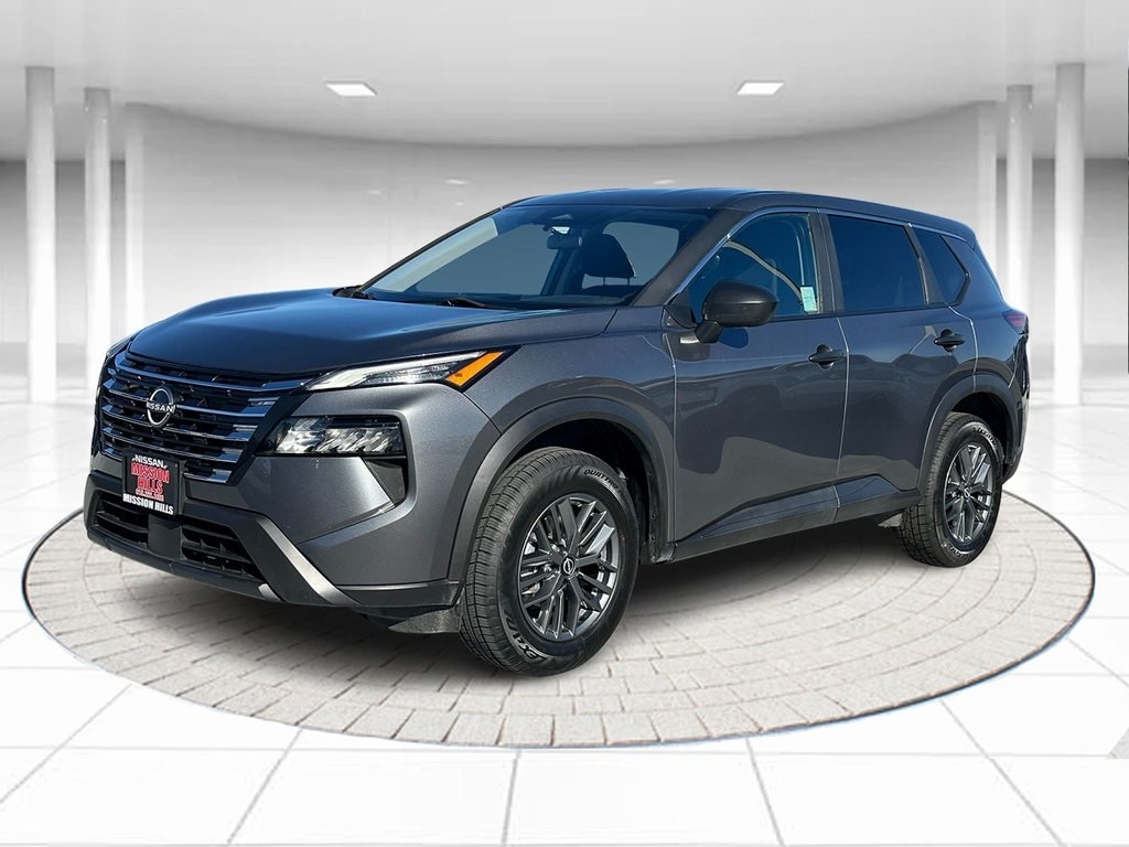 2024 Nissan Rogue S's photo