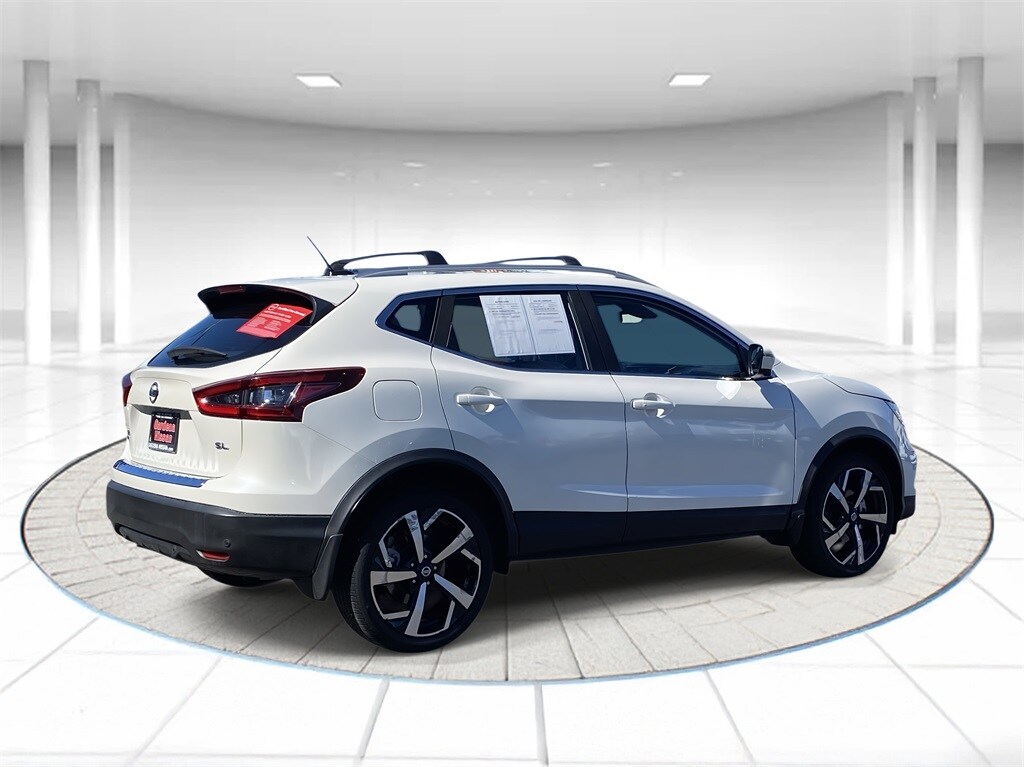 2022 Nissan Rogue Sport SL photo 3