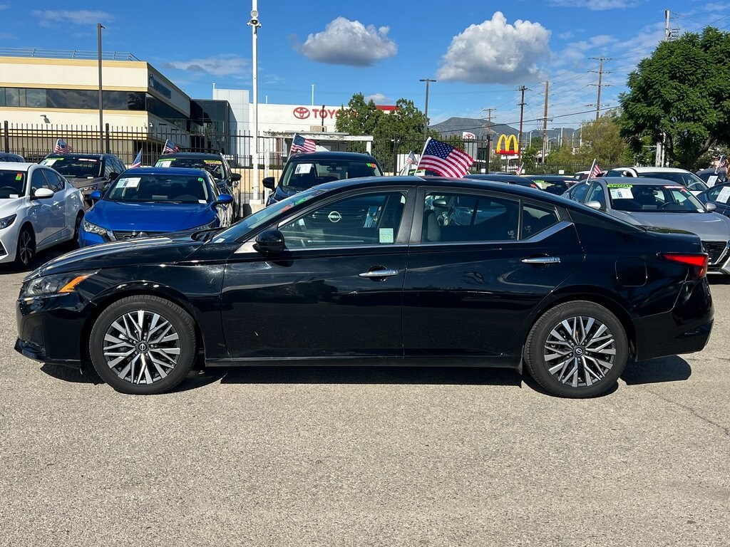 2023 Nissan Altima 2.5 SV photo 3