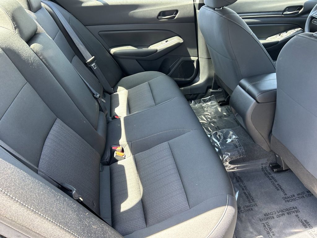 2025 Nissan Altima S - Photo 13