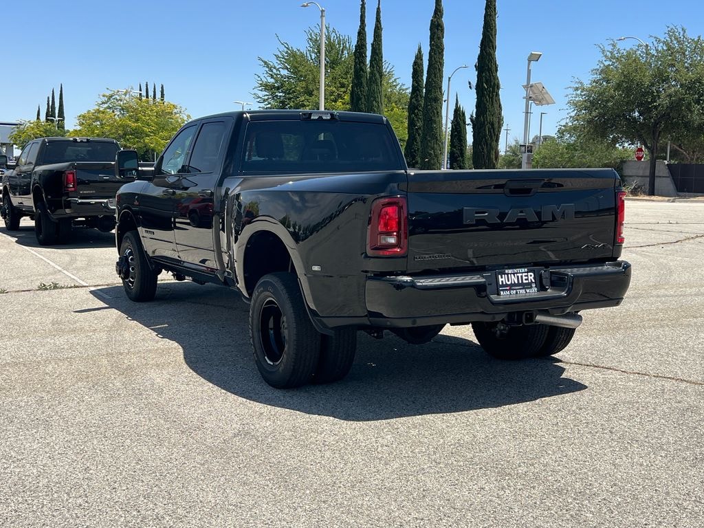 New 2026 Ram 3500 BIG HORN CREW CAB 4X4 8' BOX Pickup