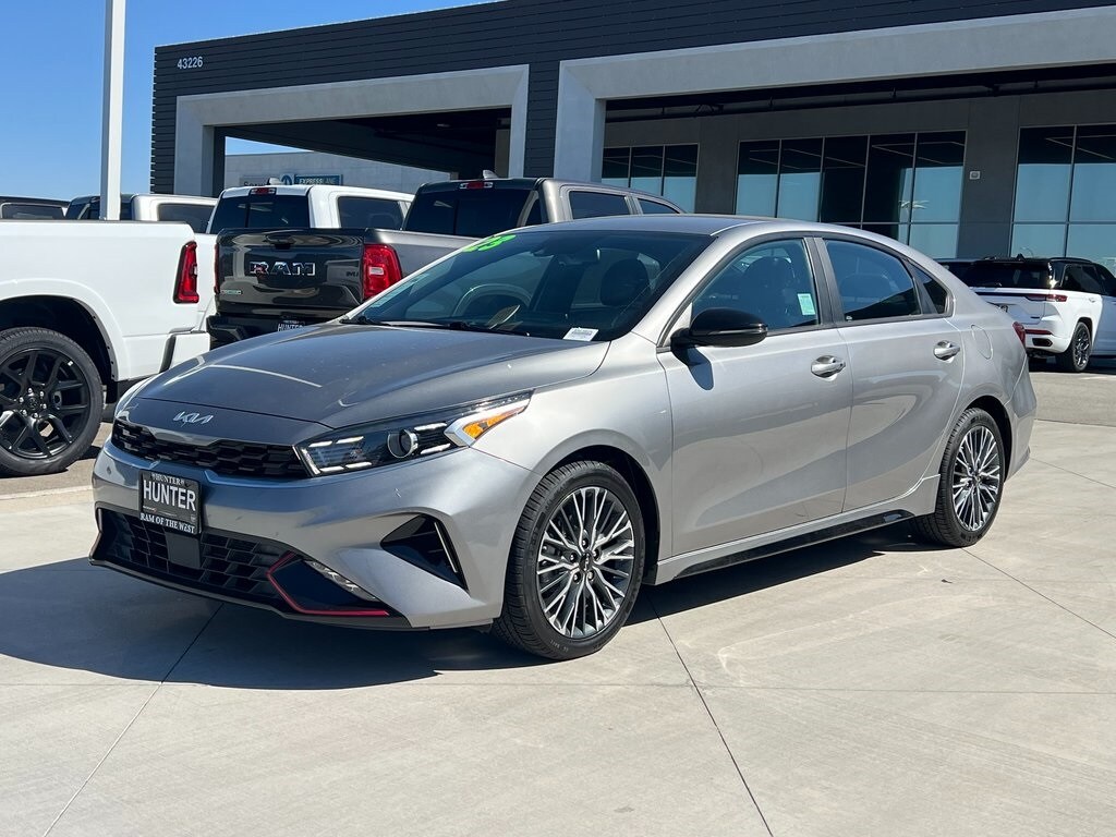 2023 Kia Forte GT-Line photo 2