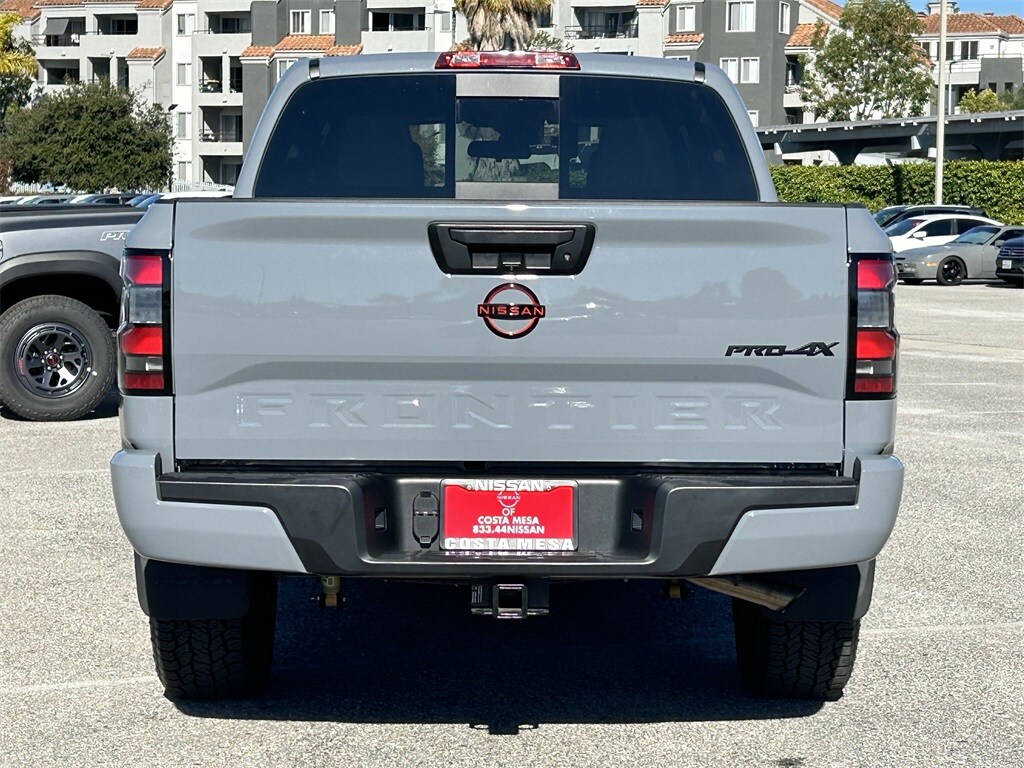 2023 Nissan Frontier PRO-4X photo 3