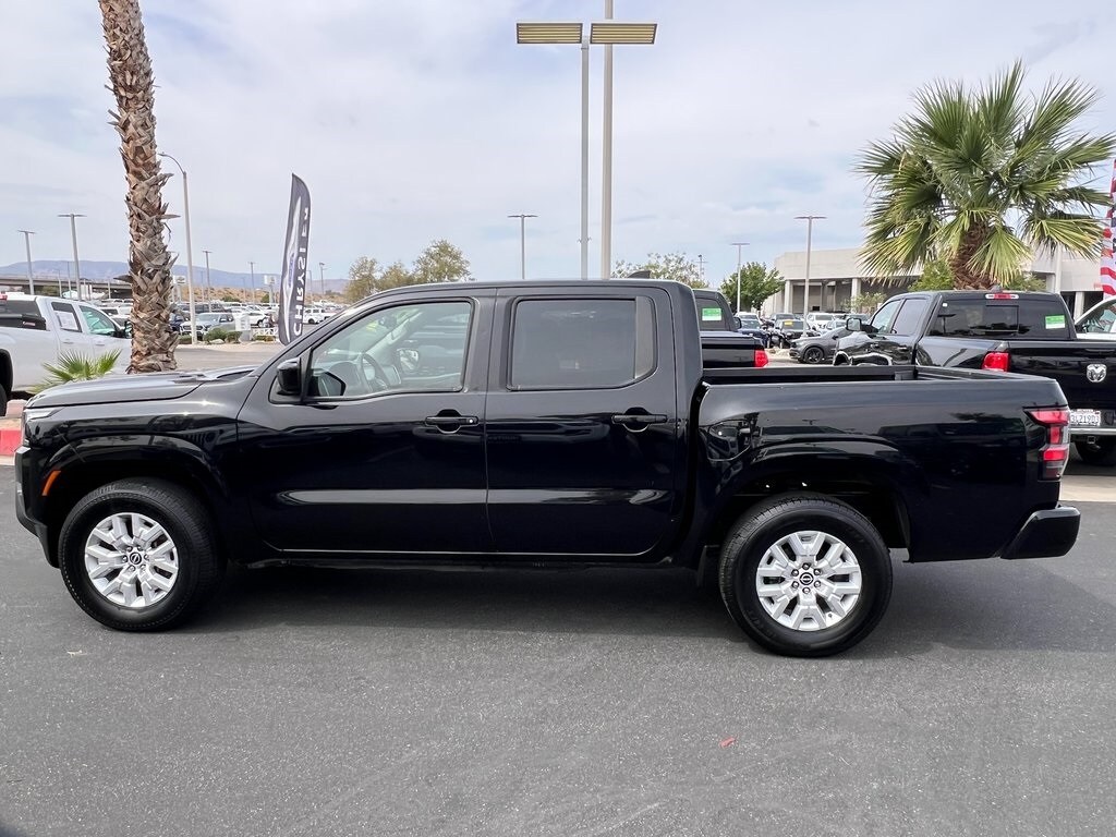 2022 Nissan Frontier SV photo 3