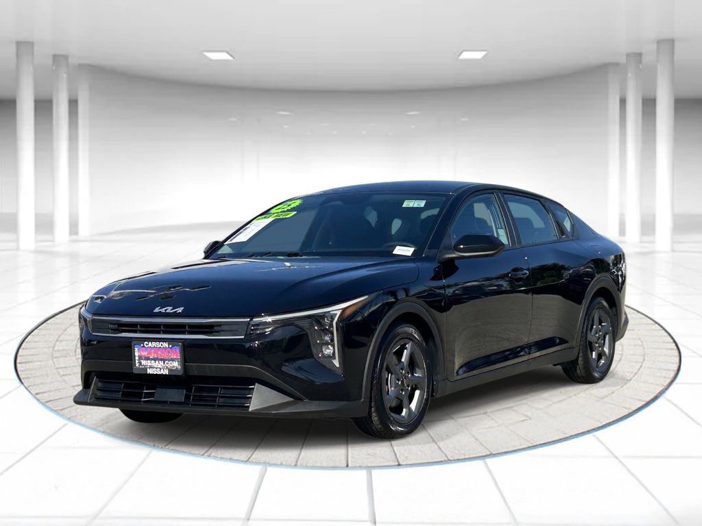 2025 Kia K4 LXS AT's photo