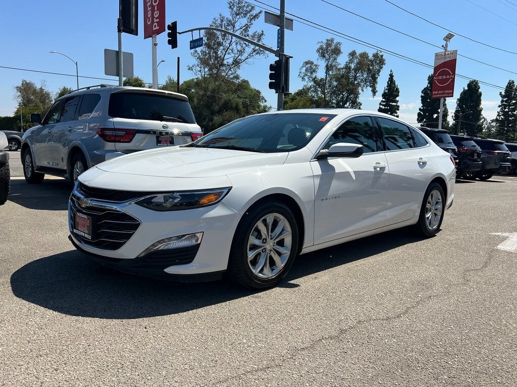 2023 Chevrolet Malibu 1LT photo 2