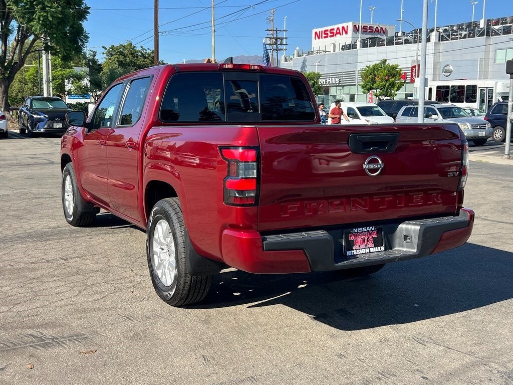 2022 Nissan Frontier SV photo 4