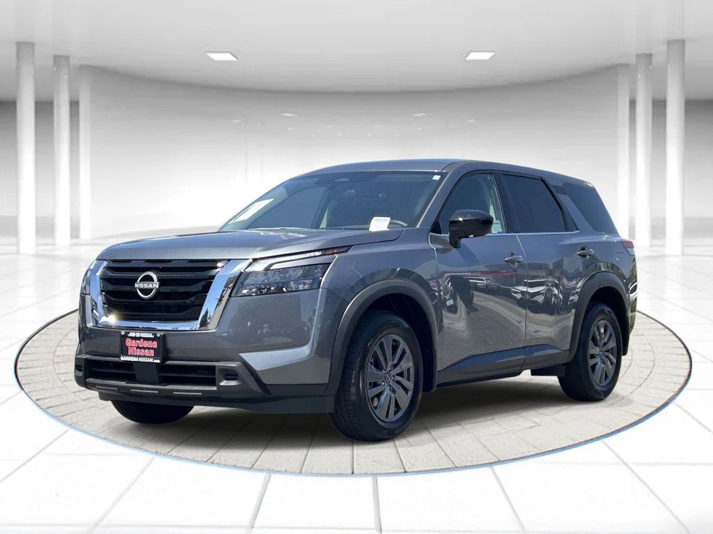 2025 Nissan Pathfinder S 2WD's photo