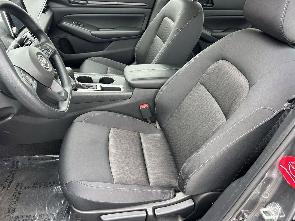 2025 Nissan Altima S - Photo 15